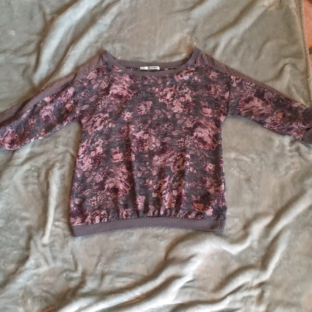 Maurice's shirt.
